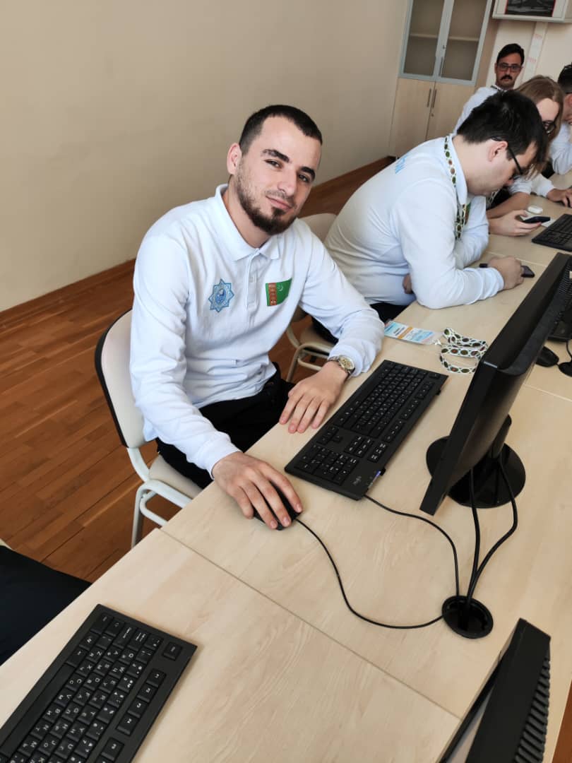 مشاركة فريق جامعة مصراتة في الاولومبياد الدولي المفتوح للمعلوماتية  