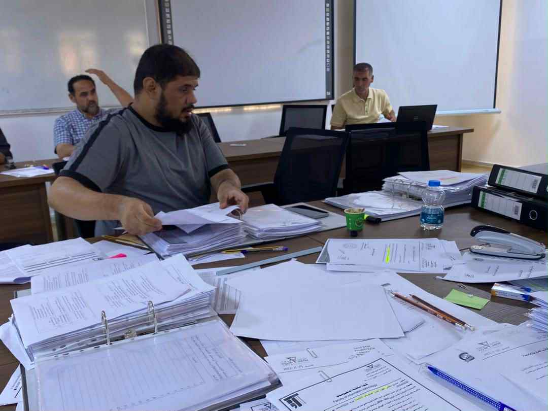 استعدادًا للاعتماد المؤسسي: جهود متواصلة لهيئة التدريس بكلية تقنية المعلومات