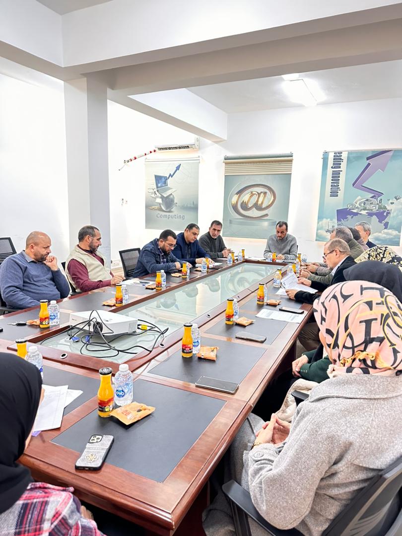 انعقاد الاجتماع العاشر لمجلس الكلية لمناقشة سير العملية التعليمية وتطوير الأداء الأكاديمي