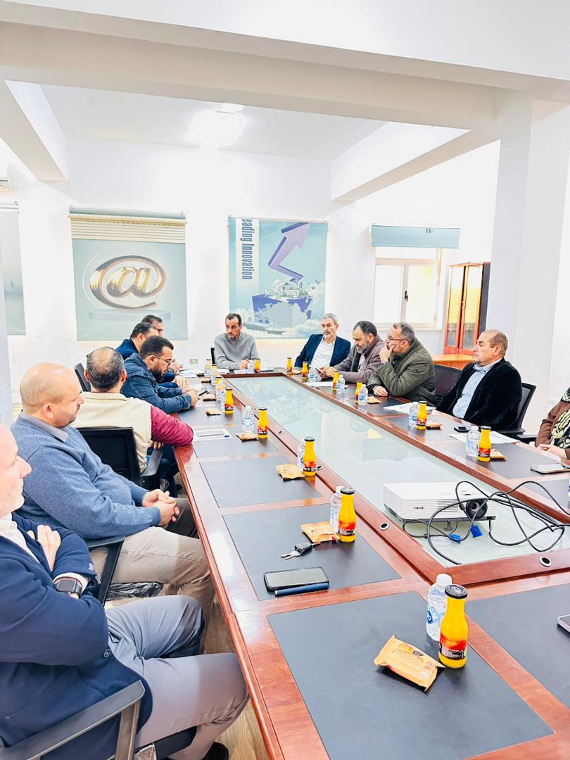 انعقاد الاجتماع العاشر لمجلس الكلية لمناقشة سير العملية التعليمية وتطوير الأداء الأكاديمي