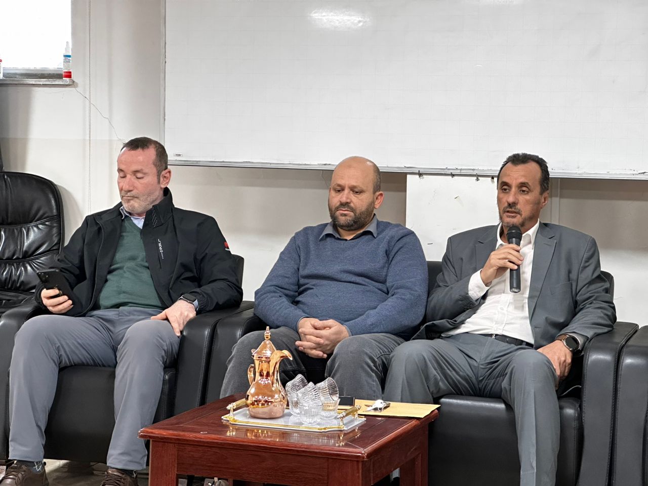 حوارية تعريفية بقسم نظم المعلومات تشهد تفاعلًا وتكريم الطلبة المتميزين